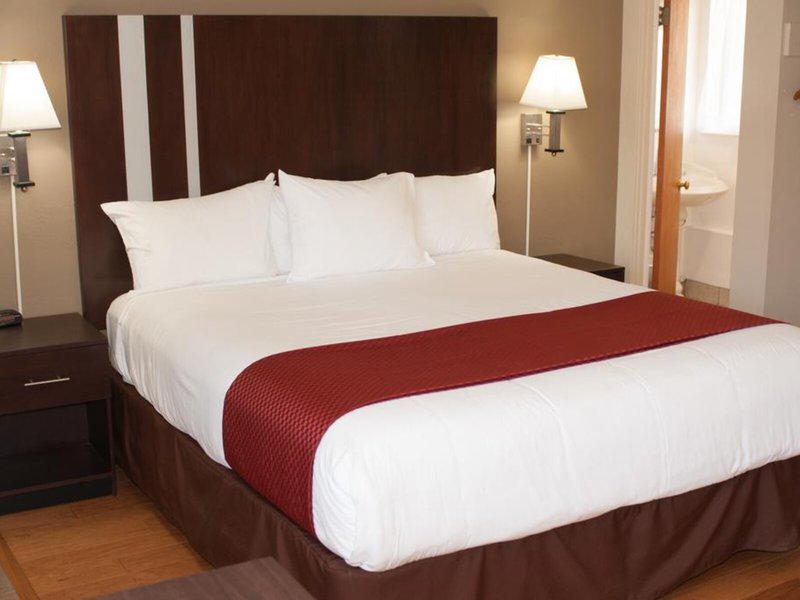 B6A846B143B2499F065C566DFDB42D77