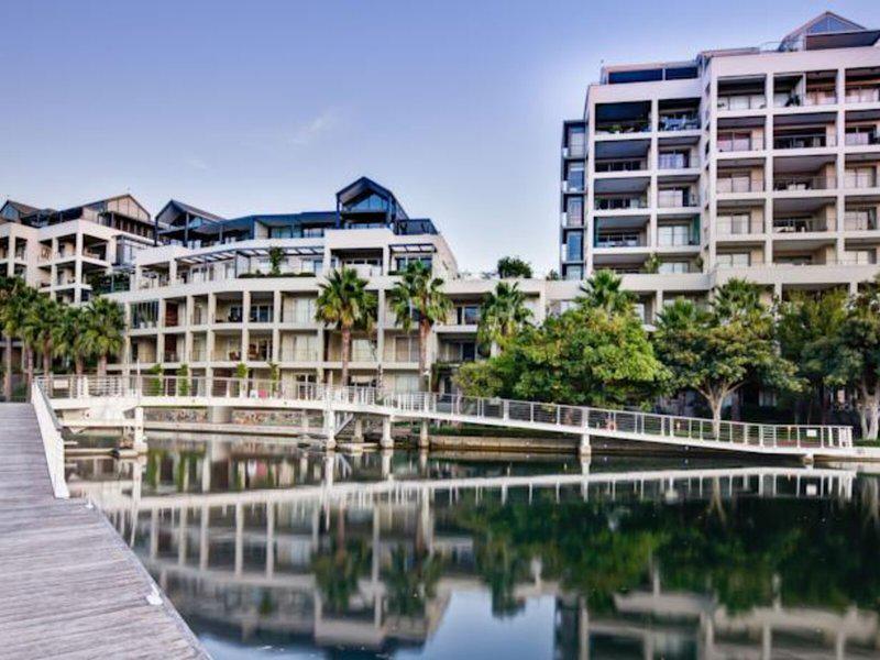 9AEF835A2421FBB9781B5EF74B44144B