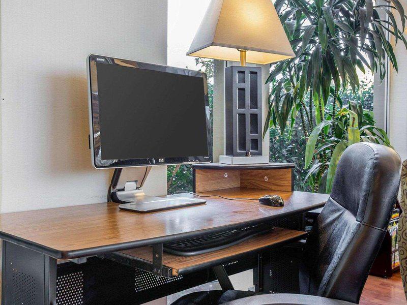 20CA4CFC395A8156AE3E21AA3A43DABA