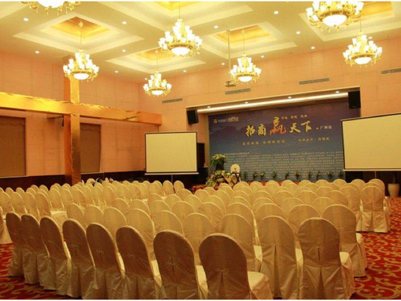 A0A865D3656AB4B15DC9C01C39B6D8C5