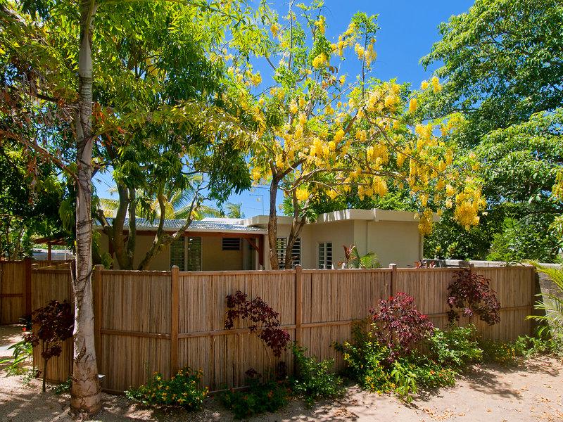 C2E564FED1F3E6CCB4DAA67613175DE3