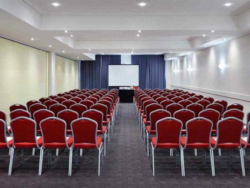 06E84B133B39B8B883D864078D3560CB