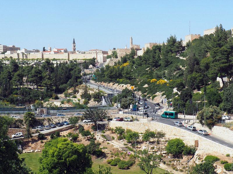 084045B5F42FD6AF439123A448AAB5D1