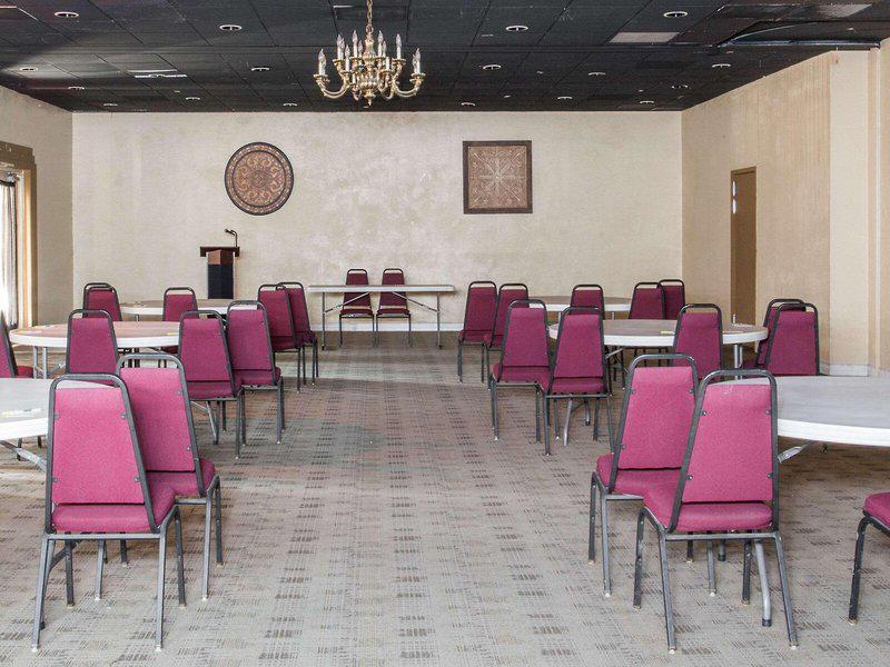 CBD4809FFF4FFFD61AEFFCDF047F4848