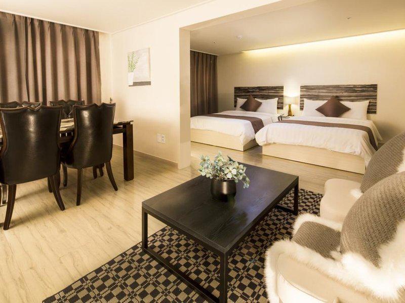 0398D79824B1F8F9D36F9A662CBAC823