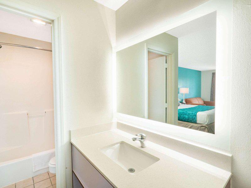 F909B35608B4AD9461EF2E1C97B29E3B