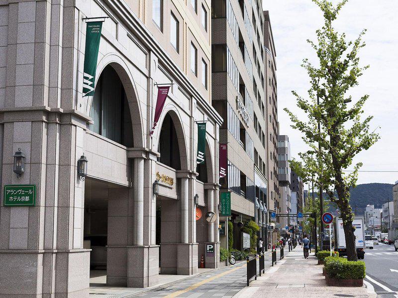 0CE79C9E4B1EEC1ABA9AE6AD67FA7918