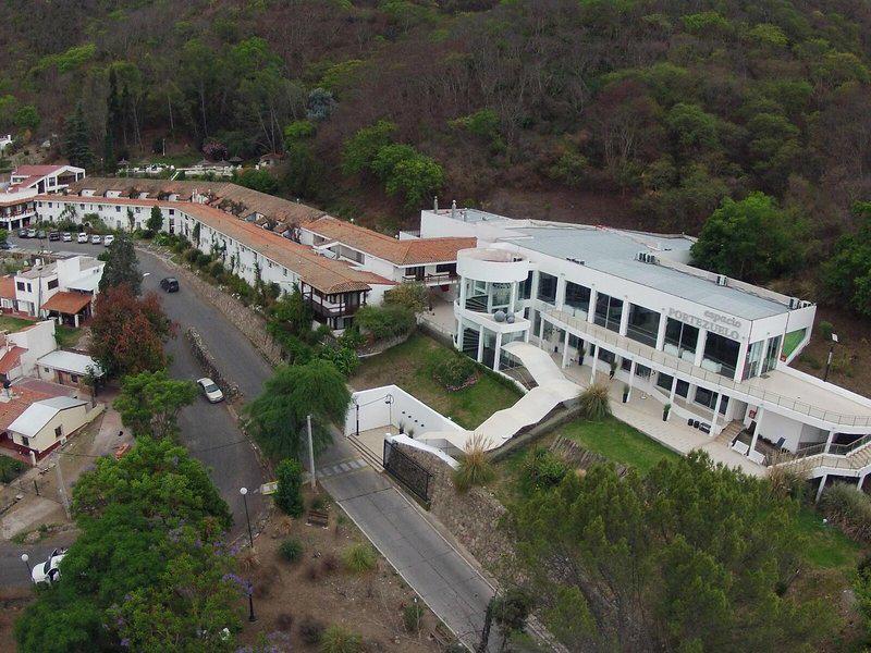 8E5ECD24696D3F152818BE77C819A98C