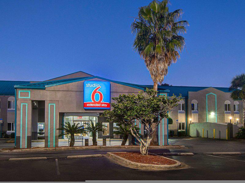 10E18BBCBA824E9D8E4B0444FC66FFDF