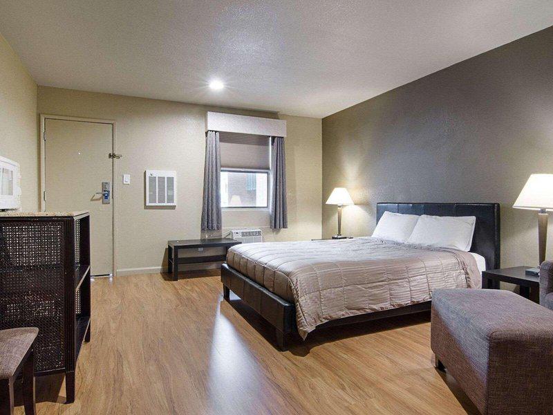 EFCDC9C94D8B625D6D431604BCD9A76F