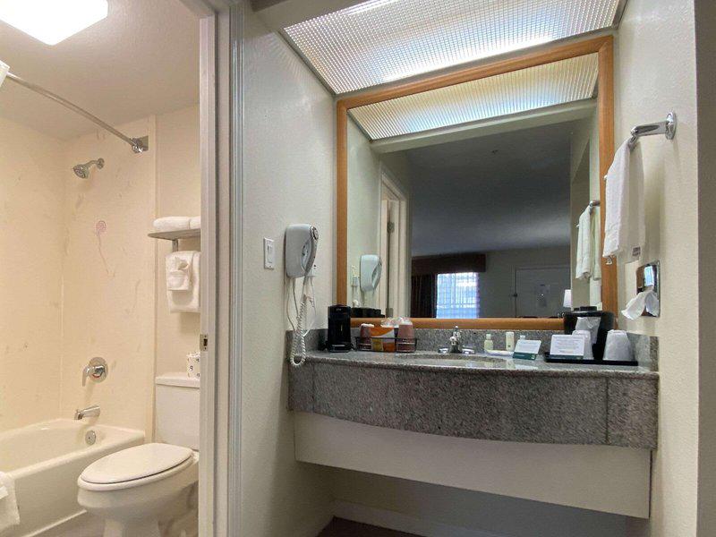 7112F8A3F014B59C8E1389625BC78E75