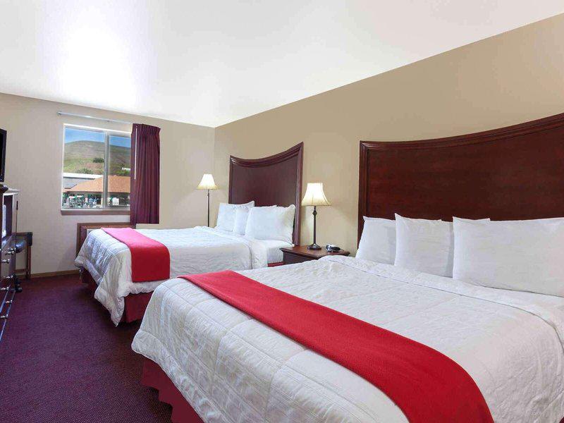 CE8CD5DFF1C324CC11EABBC36DC12423