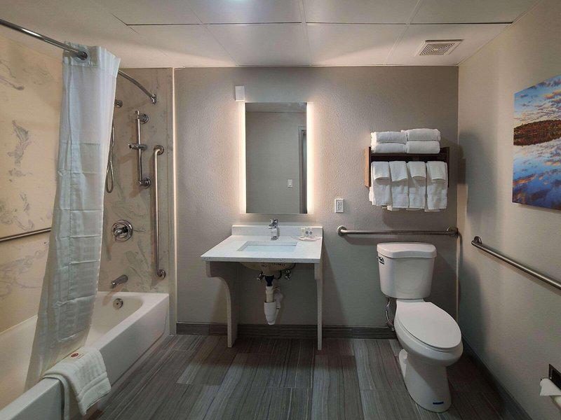 D011C41F640EE9D1725792ADD1D4352B