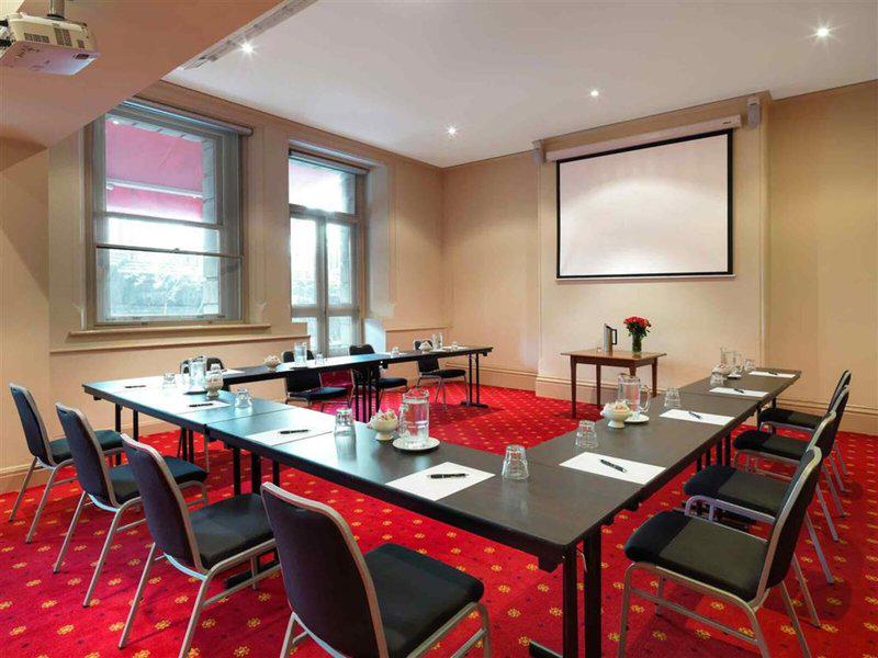 F20B6FE2C33E0614D5F44ABED54D4B5F