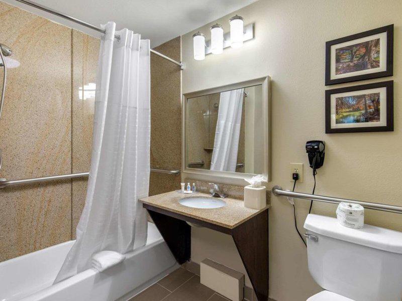 0E6E6AFA2365490DDB973F8BBFDFAC12