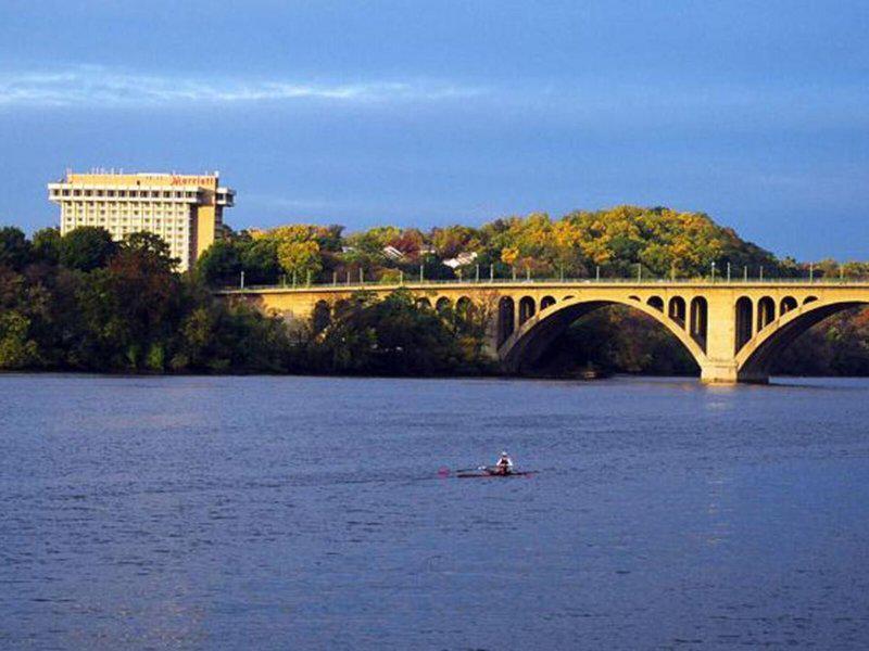 C90CFCFDE3DF1A3A4416193D60A9A6F4