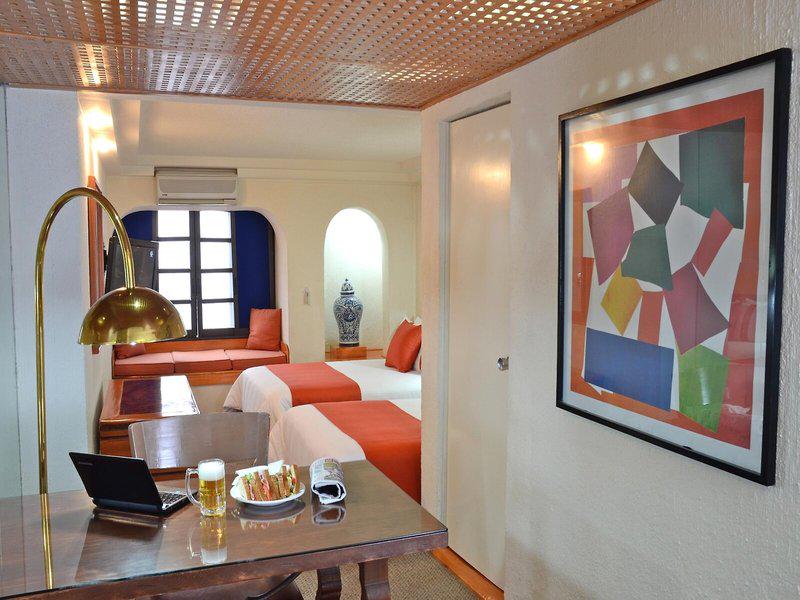 96B657FBE7033D59506AF3FD2282E7FF