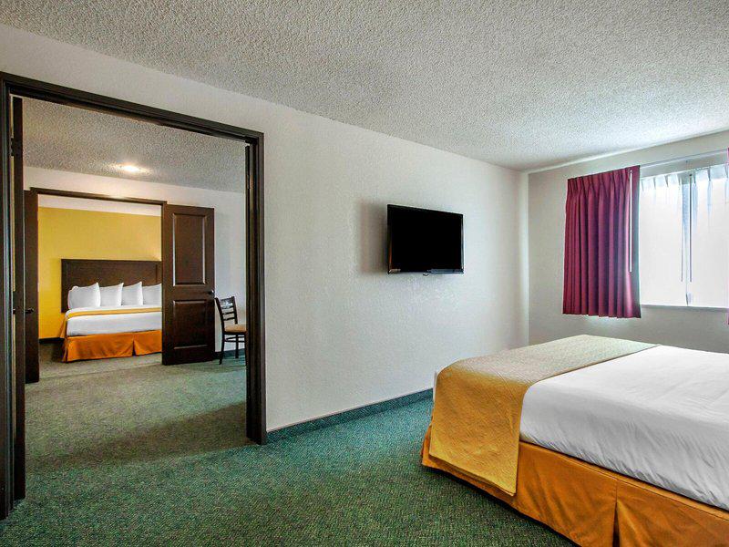 B913FB752AD0B7A723F67D810F9D8E47