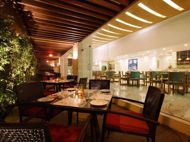 922072742373DC2853286C8EEC1248B9