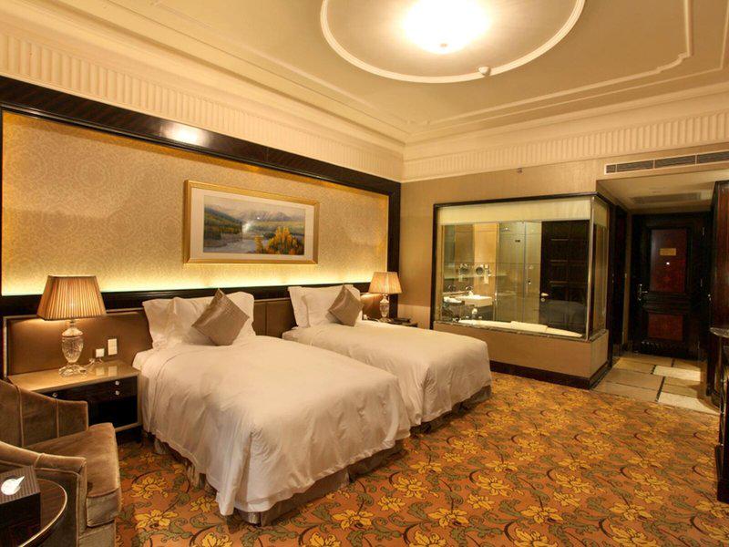 5AE370D828664856185614039DFD3D27