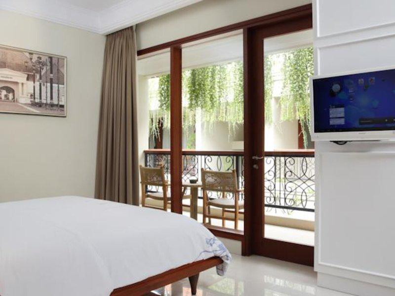 31B8C53C8188C580F26F7D364544CC03