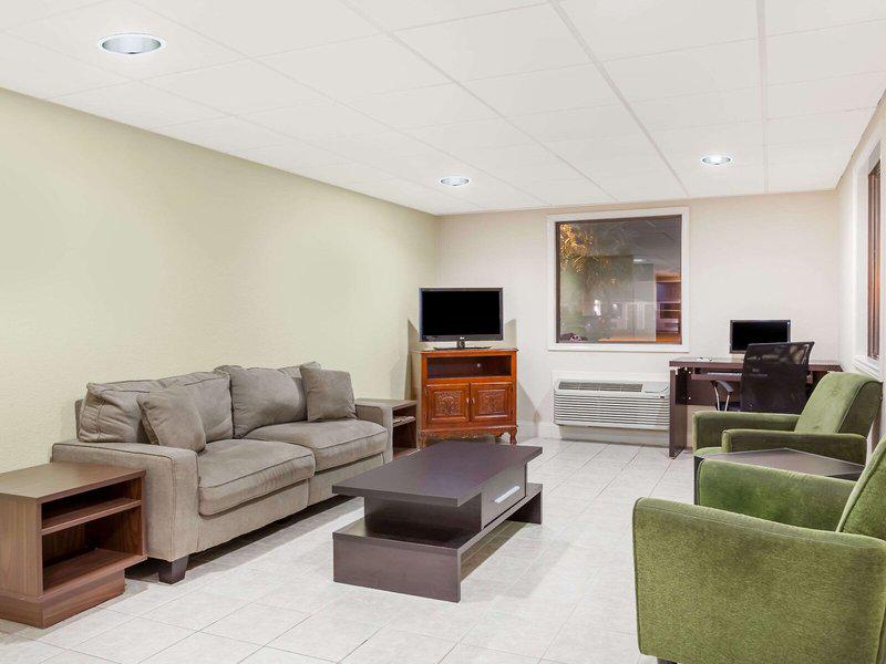 A5EE4FA0A0462B9F9532F5B334C9D046