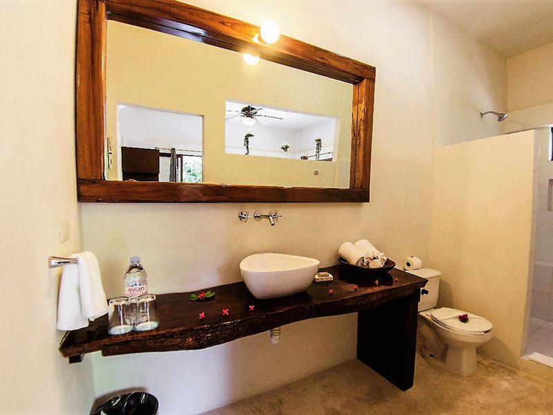 2A53E1C14C952E5D4821325C4C3A375E