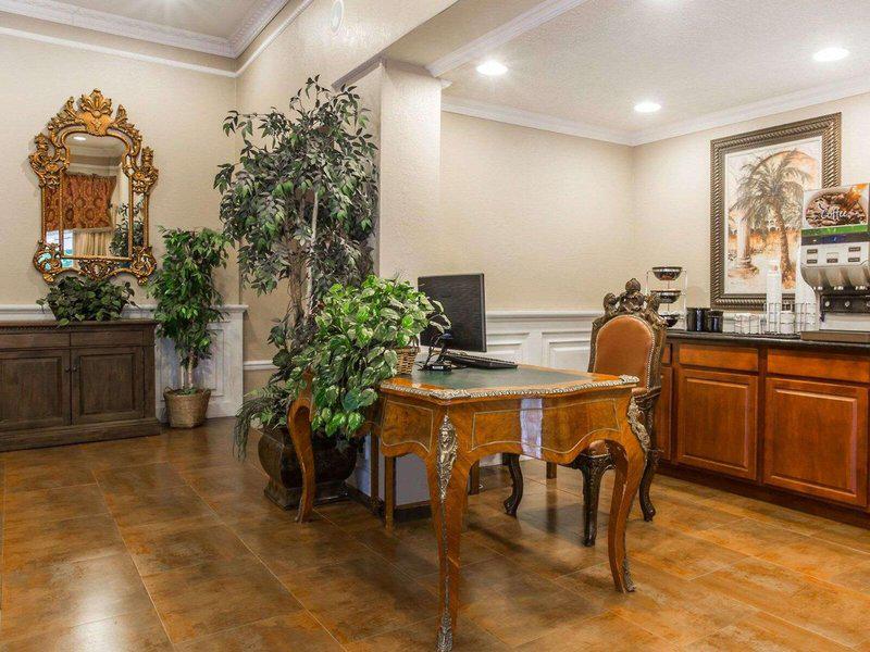 E11E0CB79C9044E698EDAD35F61436FE