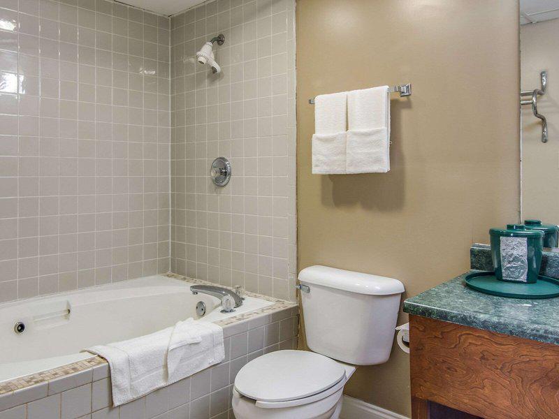 BFB57DC7B1E4BC94EB5180A6424A9918