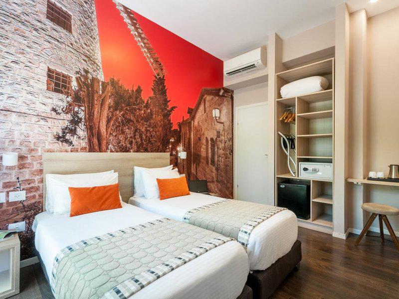 4DBB8A81C328EF39D4EB50176CA333FC