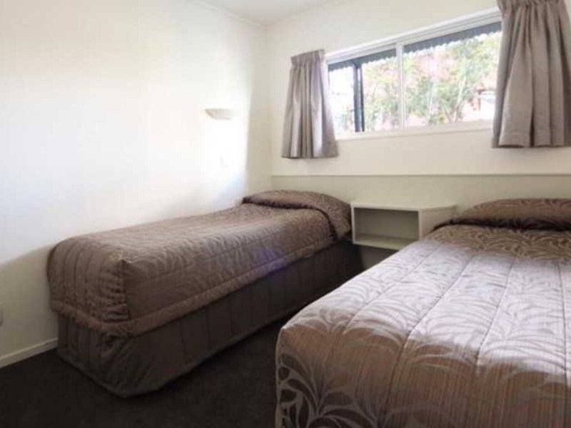 094C0B879C11FCABE3036DE5C9D7D01B