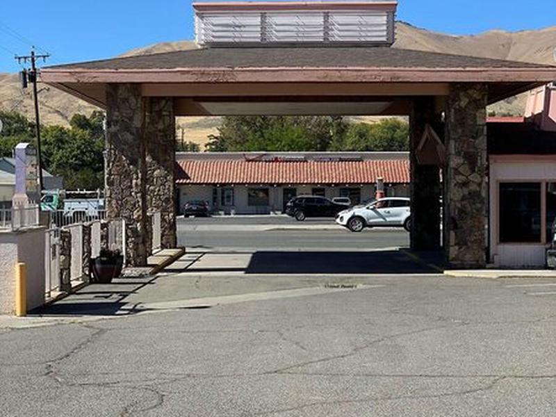 6E7B9922D4392F624647347F7E2B2CEF