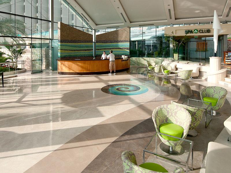 C6664C98808D6D4716D39B20289F326B