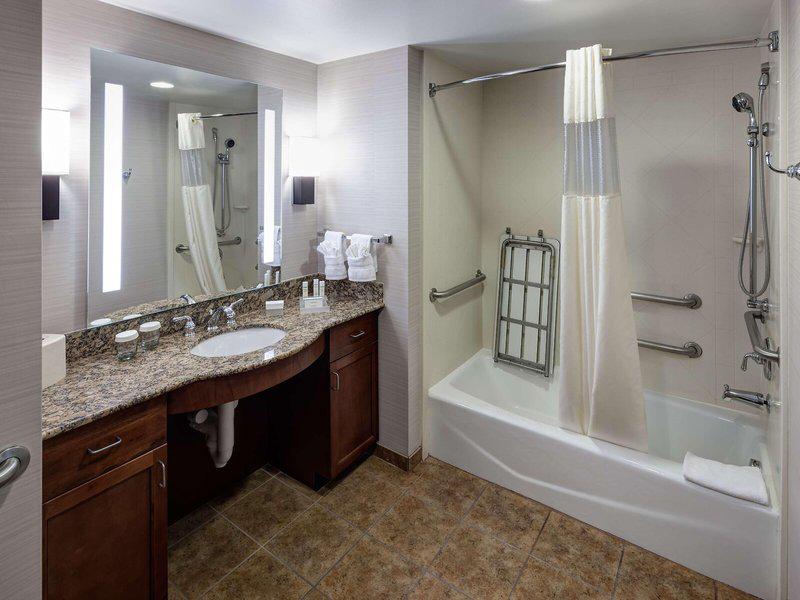 05939358CB220B67E243E23C9E476F13