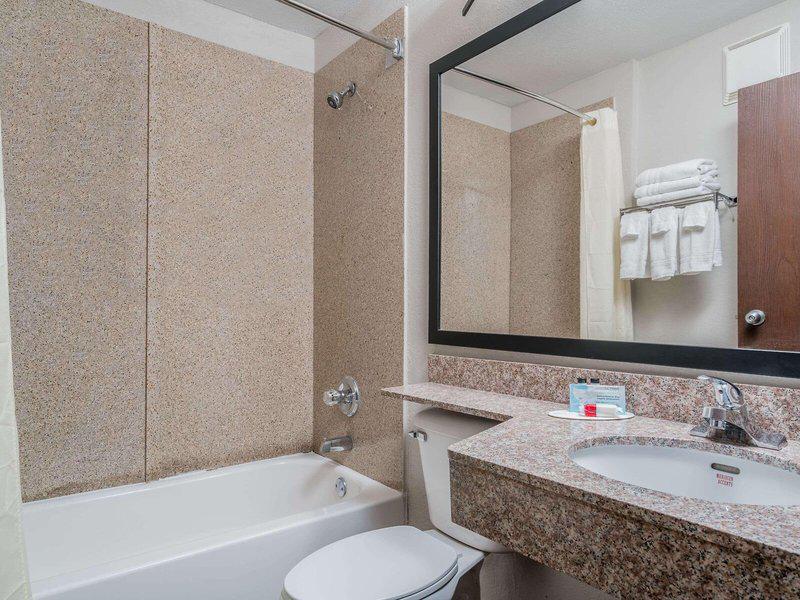 693E5AB98E2B0BB9A2F67C1A92234631