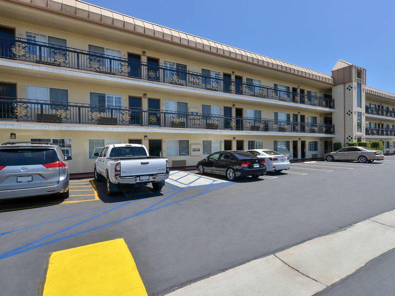 DD9538D7CAA8F9B1051FABFC150C9E36