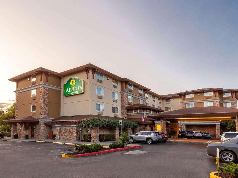 CB2F5099304A1F39DB2F203C6EC52678