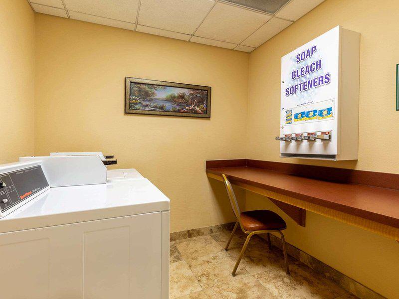 27CE6889E17B5EB9AC994709F146B4FA