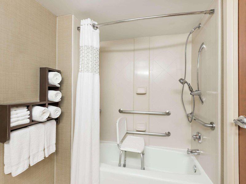 F73BEAE215C1E78B808CDF1684B5F0A5