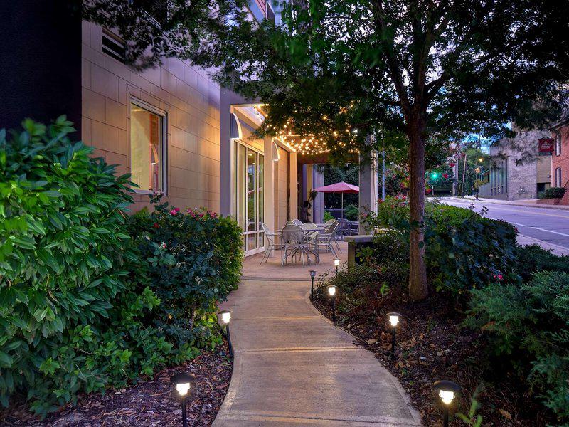 2FABA553F96A38951455A1369CD97F7D