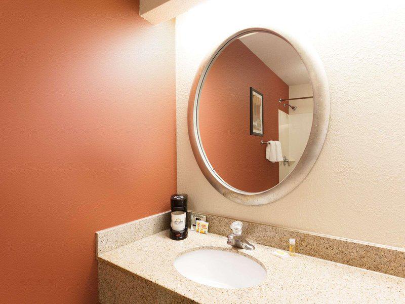 0C18E141CF99EA01F84F2D5FD5CCBDE3