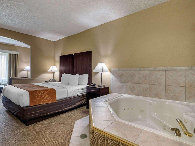 4C64C3F930514949F5A55ED24D383F98