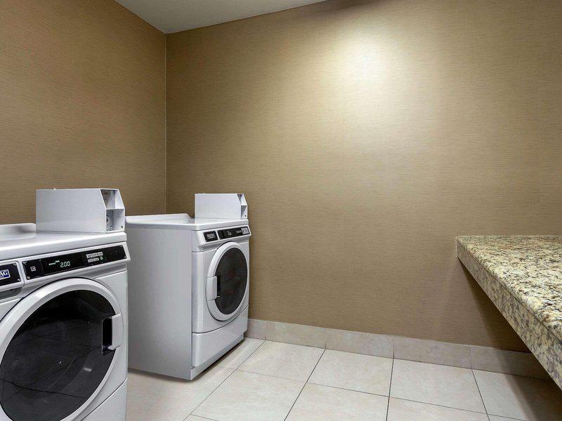 EF0D8A6BD60C5F7DEAA044872C9931A0