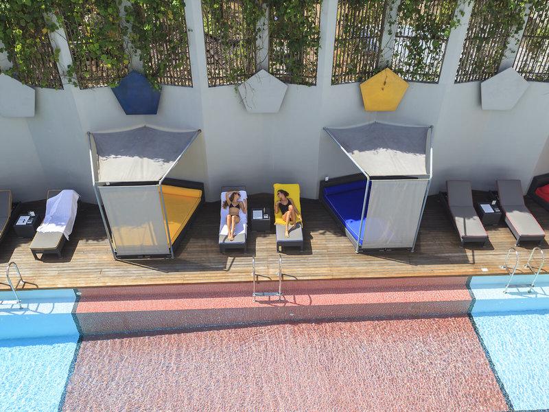 8FF5BBC60F395AA6C676AA40772CEB57