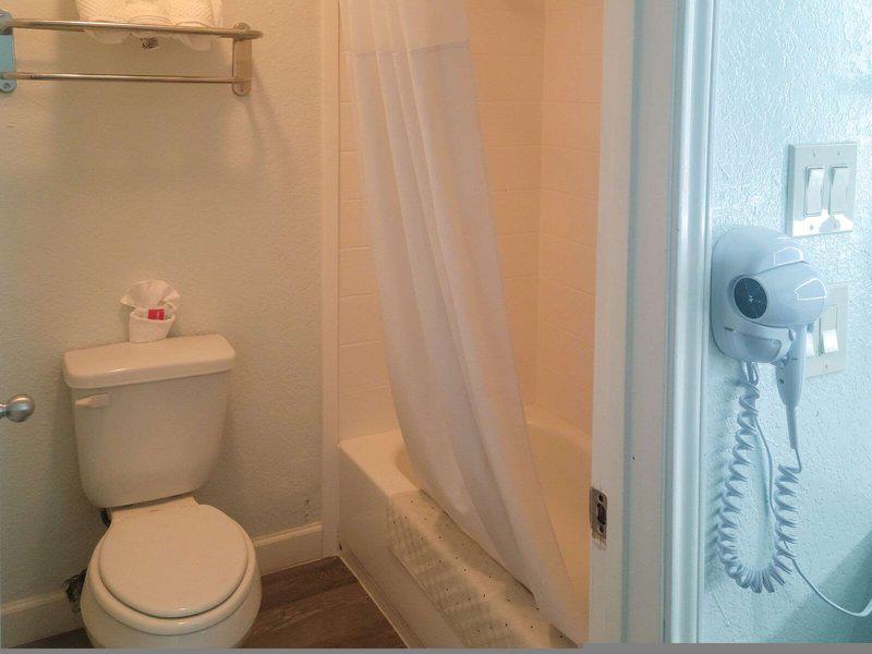 5498629E6B823A79608F0C8AF2A2F9F8