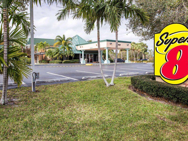 211EBBC1B776C5A7987D2E75D73B6F13