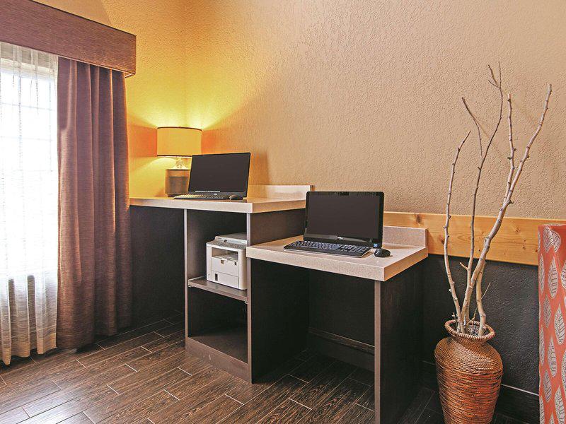 609B4491B9E7CA500097D76DCA335843