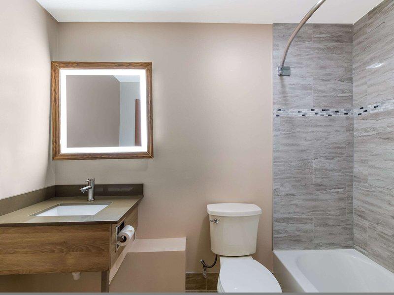 33DAECECA91B594A8348470F5D6E0A9B