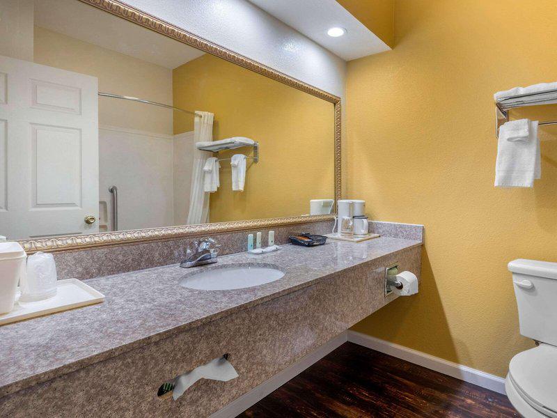 0C0975924A30DF367B8864307D36AE27