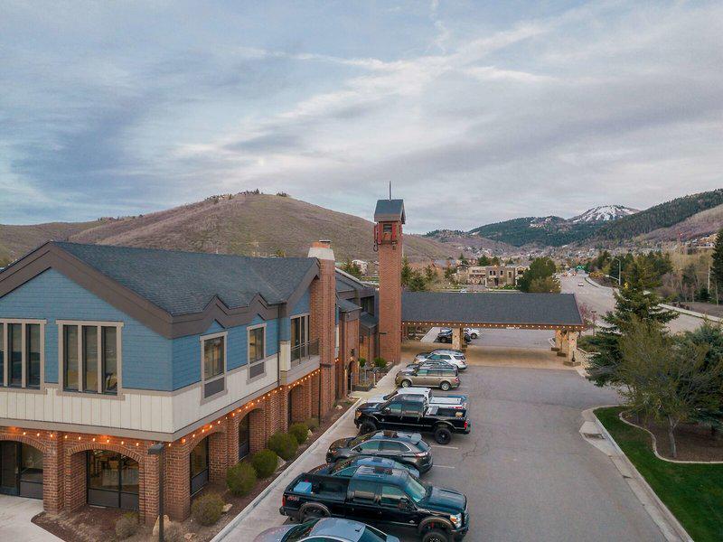 FB0F8B54CF09AD4FB76A325ABB8002AD